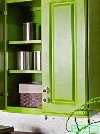 Könnyű zöld színű konyha (03)